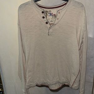 32. Bar blues shirt.